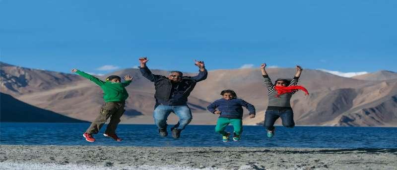 WELCOME TO GO BOUNDLESS LADAKH TOUR SPECIALISTS Go Boundless is the brainchild of travel-expert Vaneeta Kang who is known for her spirit and mastery in organizing self-drive trips to the difficult