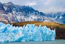 Day 6: El Calafate Los Glaciares National Park Tour Today, enjoy a must-see for all visitors to Argentina: a visit to Perito Moreno Glacier at Los Glaciares National Park.