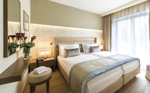 WARMBADERHOF AT A GLANCE PRICES 2016 WARMBADERHOF***** ROOMS AND SUITES 99 spacious rooms and suites with up to 70 m 2 living space Equipped with shower or bath, toilet, hairdryer, minibar, safe,