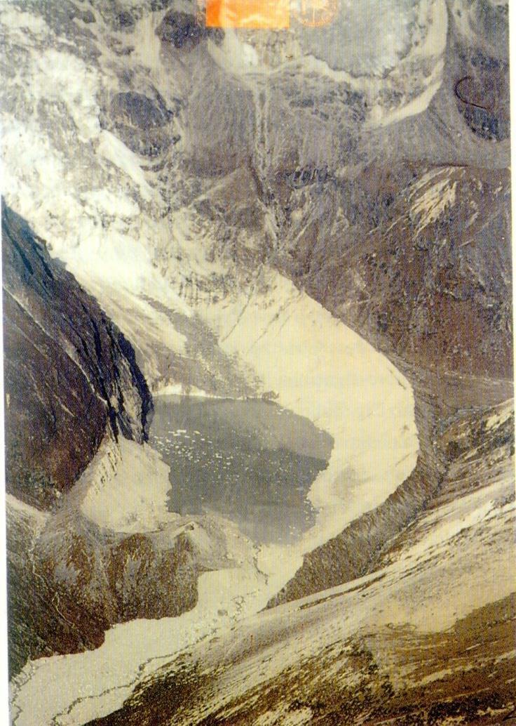 Dig Tsho GLOF (Eye opening GLOF in Nepal) Dig Tsho Glacial Lake burst on 4 August 1985 due to ice avalanche from Langmoche