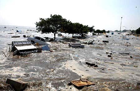 Tsunami at Banda Aceh 2004.12.