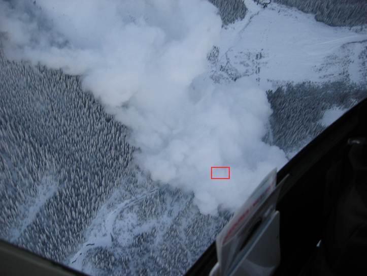 The size 4 avalanche shown here from 2009 was a dry powder avalanche; estimated speed at maximum velocity approximatly 200 km/hr.