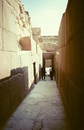 Middle and New Kingdom: Mortuary Temples Temple Complex of Khafre