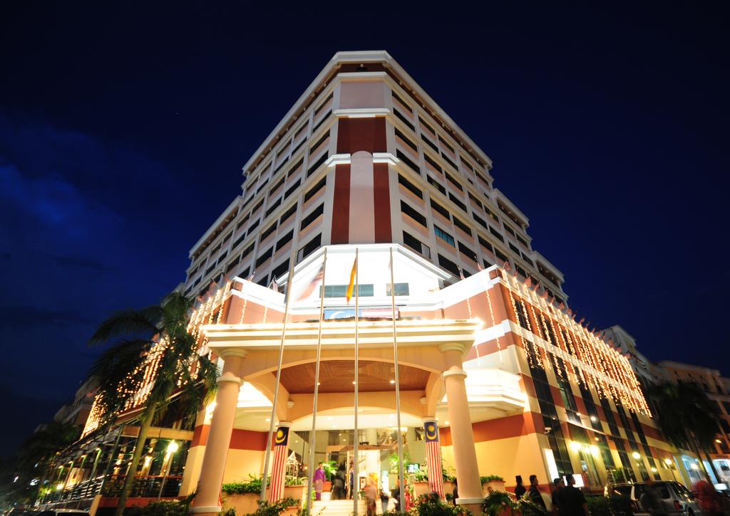 De Palma Ampang Each hotel has its full hotel facilities catering to the needs of the location.