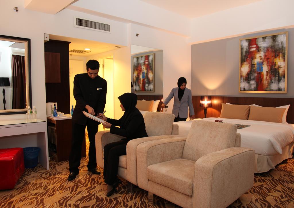 Executive room at the Islamic Floor in De Palma Hotel caters only for Muslim patrons Recognising the needs of Muslim travelers who has difficulty in obtaining hotels to suit their lifestyles, De