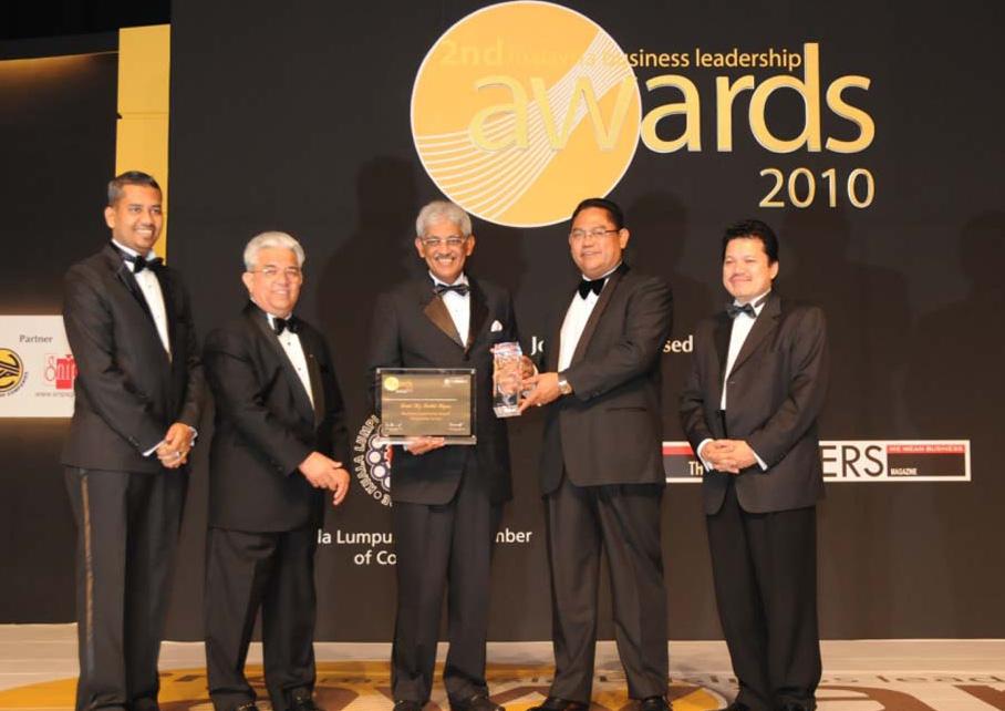 2nd Malaysia Business Leadership Award Pictures right (L-R): Scooping two awards