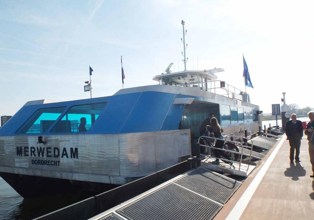 CASE STUDY Rotterdam pedestrian and cycle ferry Rotterdam has shown how river services can successfully provide flexible cross-river links.
