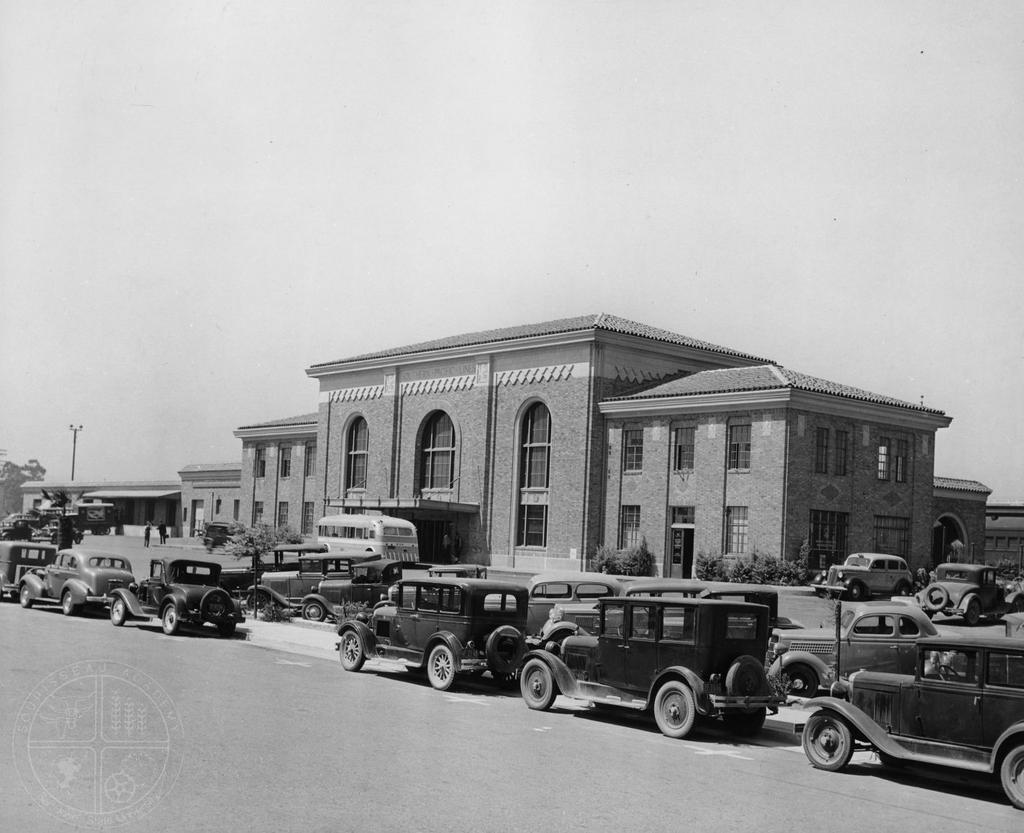 [96] Newly built Cahill Depot, Circa 1936.