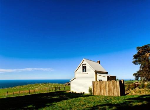 property to get a real feel for countryside escapism. Switch off and log out for an authentic New Zealand experience.