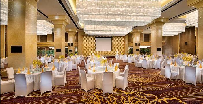 Liang Jiang Grand Ballroom As the largest and most flexible grand ballroom of Sofitel Forebase Chongqing, Liang Jiang Grand Ballroom is the best choice for