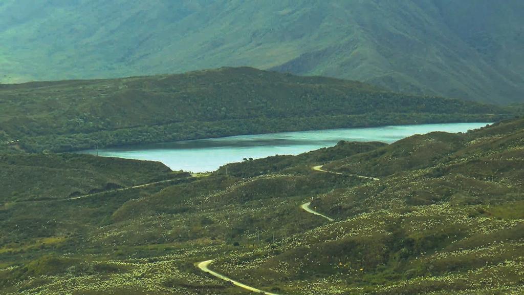 El calvario and san juanito laguna de chingaza Calvario and San Juanito are two municipalities located in the Eastern Ranges, these tourist destinations are a natural reserve characterized by