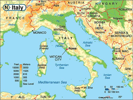Where is Rome located in (Northern, central, or Southern) Based on the map of the Roman Empire above, and the map of Roman roads to the leq, what predichons can your