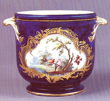 Vincennes and early Sèvres tablewares of the 1750s were displayed including a pair of bleu lapis wine coolers (seau à demi-bouteille ordinaire) c.1753, once owned by Madame de Pompadour.
