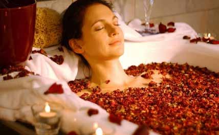 Sculpting massage with essential oils (30 min ), Relaxing Serre Chevalier honey wrap. 3 rd day Sculpting massage with essential oils (30 min ), Hydro massage bath.