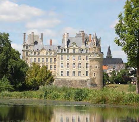 SIAL 2016 PROGRAM OCTOBER 15-19 PARIS, FRANCE WEDNESDAY, OCTOBER 19 TH Trip to Loire Valley The day will commence with a visit to the Cointreau factory and showroom to learn about