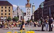Predlažemo obilazak dvorca Hohensalzburg (doplata) s prekrasnim pogledom na cijeli grad ili posjet kavani Fürst ili Tomaselli, najstarijoj austrijskoj kavani. Nastavak putovanja prema Münchenu.