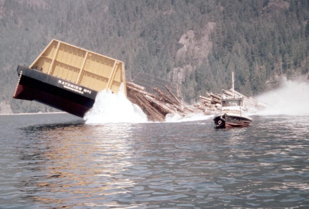 Self-Dumping Log Barge Rayonier No.