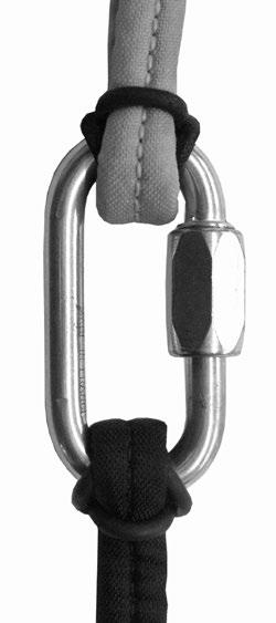 Connecting the V-connection and reserve bridle A Maillon of minimum safe load 2400 dan should be used to connect the harness V-connection with the reserve bridle.