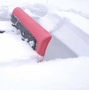 MOVE SNOW LIKE A PRO 14403 54 Snow Plow 14403 NEWPRODUCT Foam plow clears heavy snow Folds flat for easy storage All-in-1 winter snow tool 35 35PBT NEWPRODUCT 35 Pivoting Snowbroom with 1/2 Head