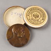 58. Reliefni medaljon z upodobitvijo cesarja Franca Jožefa I.