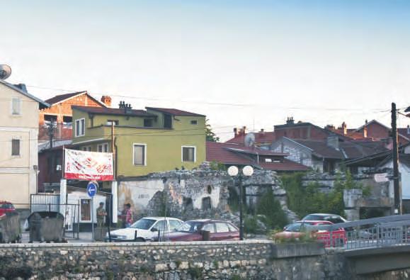 38 Prizreni në Retrovizore Prizren through the Retro-Visor Comparison of old/new images of Prizren 39 17 17 ~1990 Shtëpia e Shuaip Pashës - Shtëpia e Shuaip Spahiut (Pashës) gjendet në udhëkryqin e