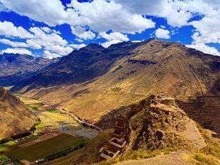 Day 2 TRANSFER THE SACRED VALLEY & TOUR Rise early to transfer from Lima to Cuzco, the former Inca capital.