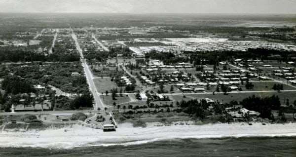 Boca Raton 1955. This photo shows the public beach.