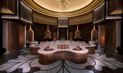 There are 15 luxurious treatment rooms (three are stunning couple s suites), two Vichy shower rooms, six salon styling units and a mani-pedi room, as well as a Traditional Turkish Hammam and sauna