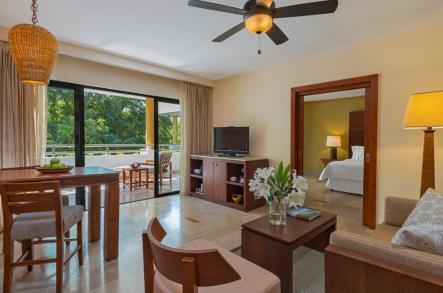 FAMILY CLUB JUNIOR SUITE Ideal for families, Family Junior Suites are conditioned with all the amenities that define The Westin Golf Resort & Spa, Playa Conchal Resort's elegant suites plus added