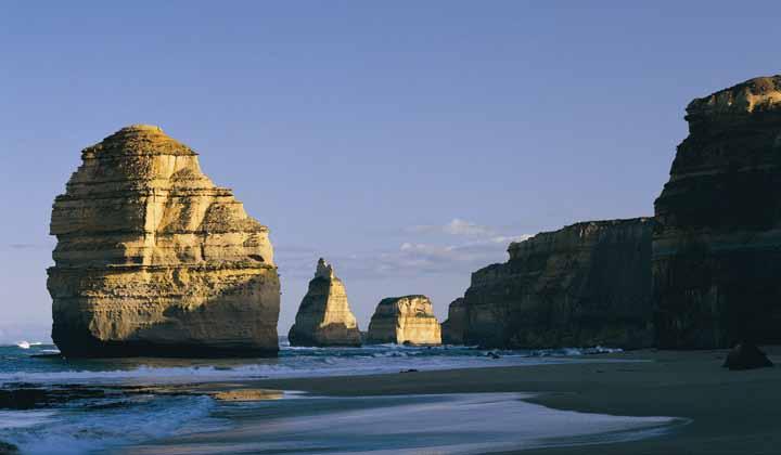 - DEPARTURE DATES AND PRICES - DEPARTURE DATES AND PRICES Day15 Twelve Apostles, Great Ocean Road 31 day VERY BEST OF AUSTRALIA & NEW ZEALAND TOUR Top: Outrigger Hotel, Fiji.