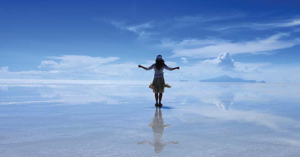 SIGHTS of South America Mut ee place to add to your Latin American itinerary Uyuni Salt Flat, Bolivia 3,800 quare-mile of alt flat pread out acro Bolivia' remote outhwet.