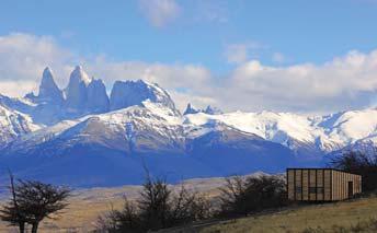 privileged view of the tower, lake and the Patagonian teppe.