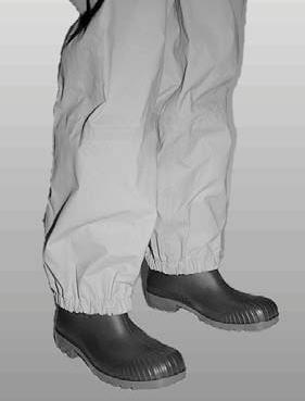 Step into the suit as usual with your feet through the elastic stirrups (where fi tted) (see Fig. 11). 2.