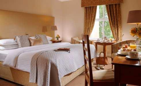 Westwood Hotel (4 Star) Walking Distance to NUI Galway 10 minutes approximately W: www.westwoodhousehotel.com T: +353 (0) 91 521442 E: resmanager@westwoodhousehotel.