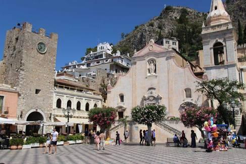 East Sicily Experience (Taormina-based) Detailed Itinerary Day 1 - TAORMINA Upon arrival in Sicily, our friendly representatives will greet you