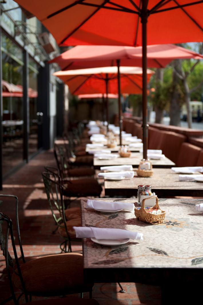 The Oasis at Cascades encompasses multiple opportunities for shallow depth small shop retail and full service restaurant space with park like features including fountains, outdoor patio space and