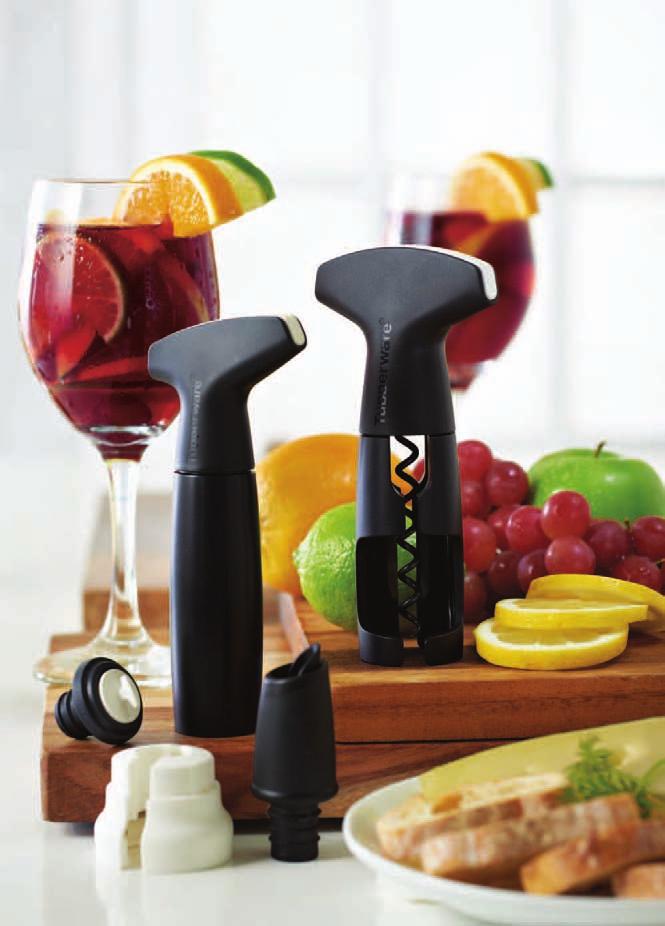 KITCHEN TOOLS f Wine Accessories Set Perfect for both wine aficionados and novices. Q Set includes Foil Cutter: Stainless steel blade for safe and easy removal of wine seals.