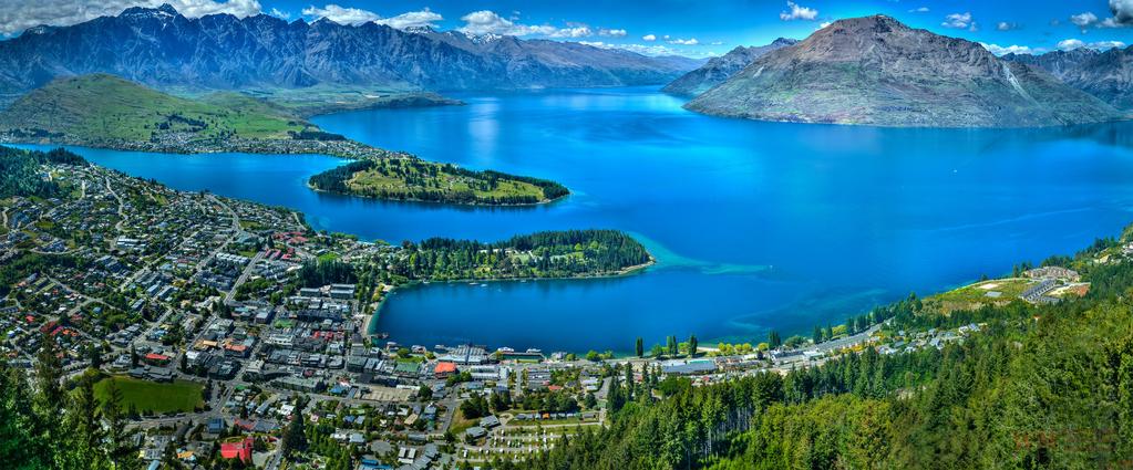 Welcome to New Zealand! There are just 4.5 million New Zealanders, scattered across 270,534 sq km: bigger than the UK with one-fourteenth the population.