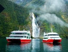 DAY 3: QUEENSTOWN / MILFORD SOUND DAY CRUISE (B, L) 11th, NOVEMBER 2016 Travel south along the shore of Lake Wakatipu to Kingston and across the Five Rivers to Mossburn.