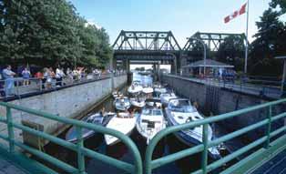 Montréal GREATER AREA SAINTE-ANNE-DE-BELLEVUE CANAL Lanaudière SIR WILFRID LAURIER Have you worked up an appetite while visiting? Restaurants and outdoor cafés abound along the boardwalk.
