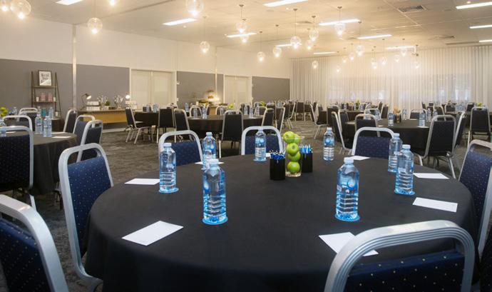 conference facility. The property features modern, well-appointed hotel rooms and self-contained 1, 2 and 3 bedroom suites.