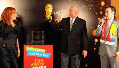 Coca-Cola turné svetovej trofeje FIFA 25. 27. marca 2010 sa Slovensko, ako jediná krajina zo strednej Európy, zapísala do mapy Coca-Cola turné svetovej trofeje FIFA.