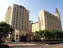 12. Grand Metropark Jiayou Hotel 159 Xinjinqiao Road, Pudong Shanghai Grand Metropark Jiayou Hotel is a Baroque style building designed according to the standard of a five-star business hotel.