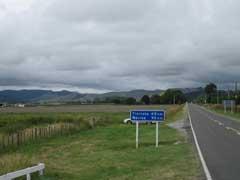 CHAPTER 4. HAWKES BAY 63 4.1.2 Gisborne to Wairoa via Tiniroto (100k) Tinitoto Road is well known to Gisborne cyclists, being the return stage of the annual Gwaloop Cycle Challenge.