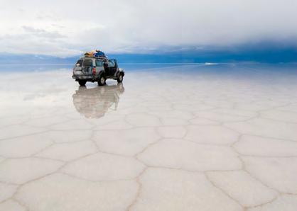 Climate Weather conditions in the Salar de Uyuni can be extreme, from hot fierce sun during the day, to freezing temperatures at night, especially from June to August.