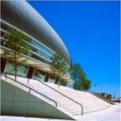 It is also one of the largest public aquariums in Europe, hosting over 8 thousand