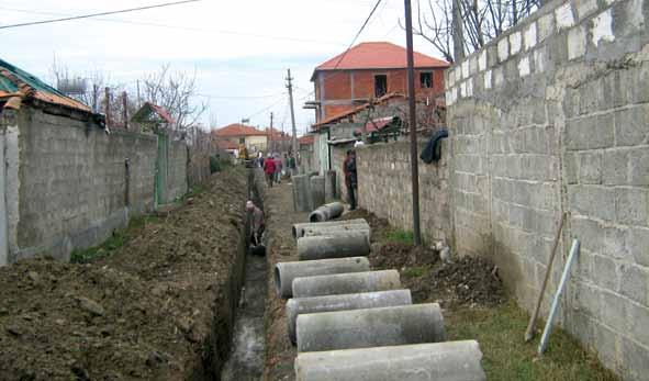 ELBASAN Ndërtimi i sistemit të kanalizimeve të ujërave të zeza për lagjen Skënderbej, Elbasan Organizata zbatuese: Shoqata Për një Shqipëri të Shëndetshme Shuma e grantit: 3.850.