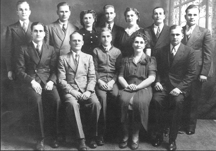 The Joseph Alexander Studer family. From left to right: Front row, Willard, Joe A.