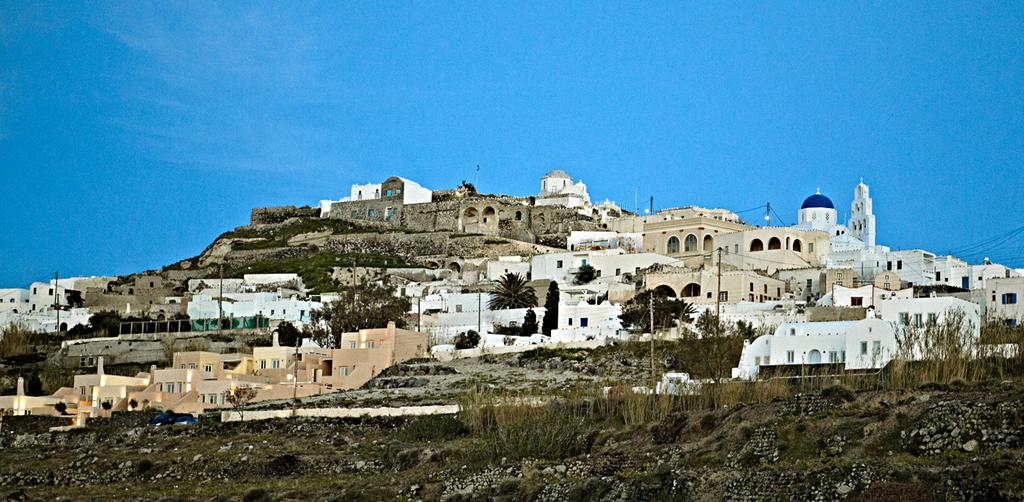 Must see Pyrgos It was listed among the preserved traditional settlements of Greece since 1995.