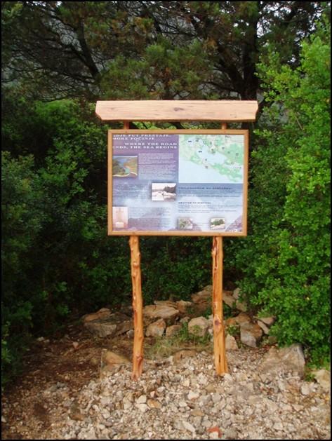 50/1 Njegov sjeverozapadni dio površine 5.375 hektara proglašen je 1960. g. nacionalnim parkom čime je postao prvi zaštićeni ekosustav na Jadranu.
